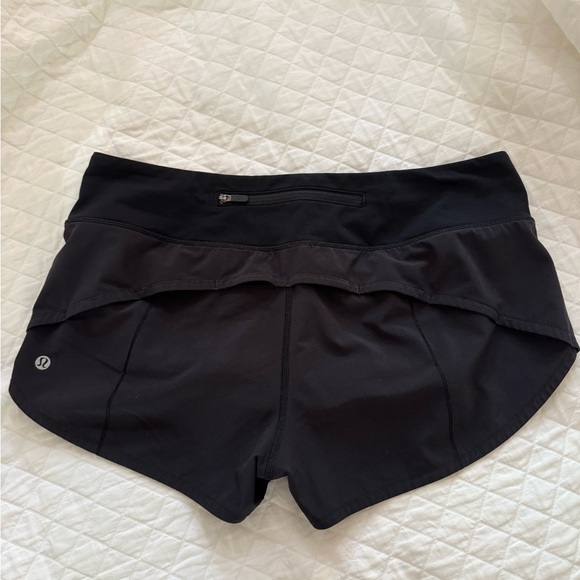 Lululemon Low-Rise Speed Up Short 2.5” Size 8 - Picture 4 of 5